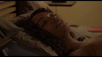 Actress - Lyndie Greenwood, Quinnlan Ashe: Movie - The Other People